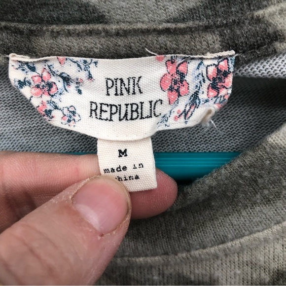 Pink republic, women’s army,‎ fatigue, crop shirts, size medium - Picture 2 of 9